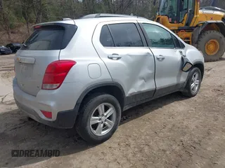 2018 Chevrolet Trax LT with VIN 3GNCJPSB8JL219351, listed as a IAAI auction lot 41936566 with 117,669 mi miles. Bid and sale history available at carsss.com. Image 4.