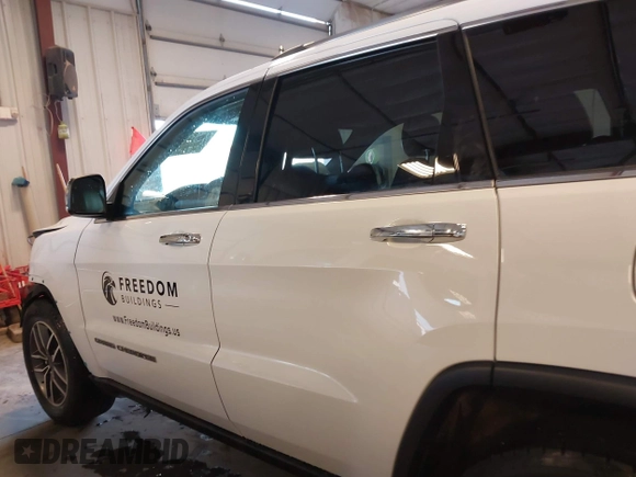2021 Jeep Grand Cherokee 80th Anniversary with VIN 1C4RJFBG6MC569585, listed as a IAAI auction lot 41341608 with 73,234 mi miles and . Bid and sale history available at DreamBid. Image 14.