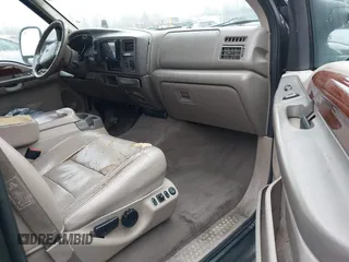 2002 Ford Excursion Limited с VIN 1FMNU43S02ED21911, выставлен на аукционе IAAI как лот 41318676 с пробегом 423 528 миль миль и . История ставок и продаж доступна на DreamBid. Изображение 5.
