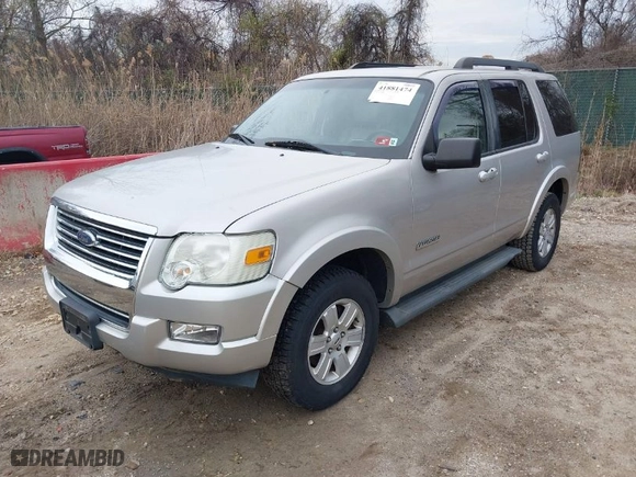 2008 Ford Explorer XLT with VIN 1FMEU73E38UB18957, listed as a IAAI auction lot 41881474 with 194,590 mi miles. Bid and sale history available at carsss.com. Image 2.