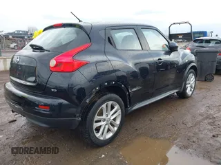 2011 Nissan Juke SL with VIN JN8AF5MVXBT007338, listed as a IAAI auction lot 41909455 with 112,667 mi miles. Bid and sale history available at carsss.com. Image 4.