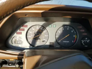 1980 Datsun 280ZX z VIN HS130221335, wystawiony jako Copart lot #76338304 z przebiegiem 135 266 mil mil oraz Szkody całkowita. Historia ofert i sprzedaży dostępna na DreamBid. Obrazek 9.