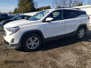 2020 GMC Terrain SLE z VIN 3GKALMEV7LL116217, wystawiony jako Copart lot #46143225 z przebiegiem 101 869 mil mil oraz Szkody całkowita. Historia ofert i sprzedaży dostępna na DreamBid. Obrazek 1.