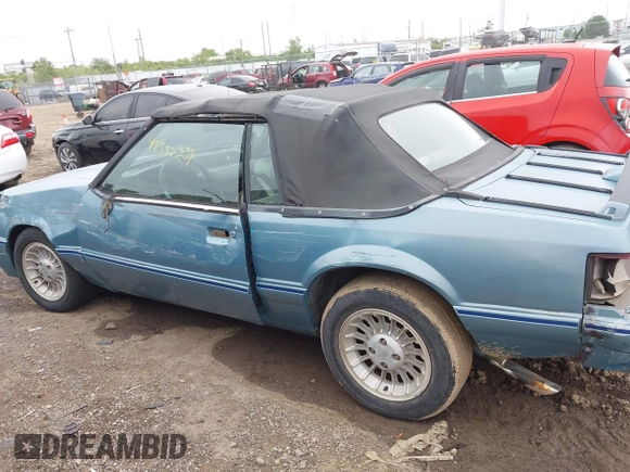 1993 Ford Mustang с VIN 1FACP44M3PF212921, выставлен на аукционе IAAI как лот 42337259 с пробегом 11 452 миль миль и . История ставок и продаж доступна на DreamBid. Изображение 14.