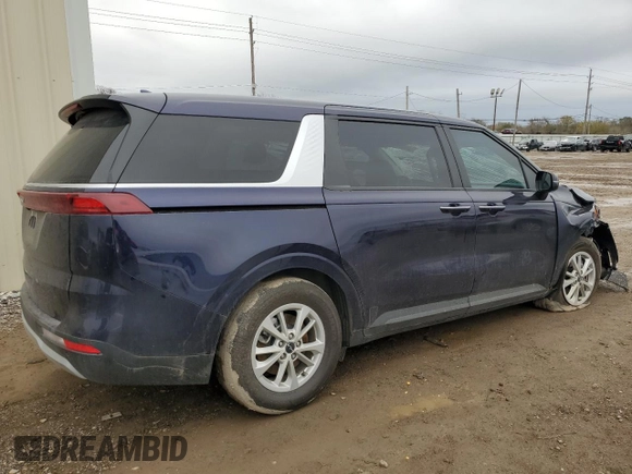 2024 Kia Carnival LX with VIN KNDNB4H33R6335205, listed as a Copart auction lot 84955764 with 26,539 mi miles and Salvage Title. Bid and sale history available at carsss.com. Image 3.