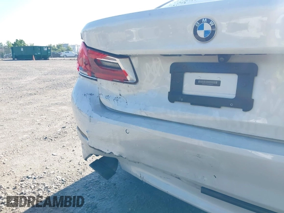 2018 BMW 5 Series 540i xDrive z VIN WBAJE7C59JG892017, wystawiony jako IAAI lot #42556936 z przebiegiem 55 170 mil mil oraz . Historia ofert i sprzedaży dostępna na DreamBid. Obrazek 19.
