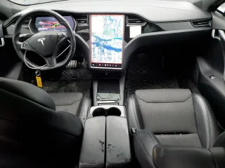 2018 Tesla Model S 75D с VIN 5YJSA1E26JF261691, выставлен на аукционе Copart как лот 45222545 с пробегом 121 600 миль миль и Списание • Salvage title. История ставок и продаж доступна на DreamBid. Изображение 8.