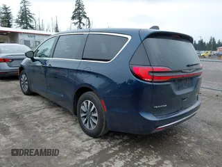 2024 Chrysler Pacifica Hybrid Select z VIN 2C4RC1S73RR188434, wystawiony jako IAAI lot #41857086 z przebiegiem 19 244 mil mil oraz . Historia ofert i sprzedaży dostępna na DreamBid. Obrazek 3.