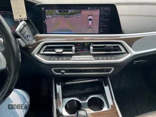 2019 BMW X7 xDrive50i z VIN 5UXCX4C55KLS38210, wystawiony jako Copart lot #59935315 z przebiegiem 126 853 mil mil oraz Czysty tytuł • Clean title. Historia ofert i sprzedaży dostępna na DreamBid. Obrazek 10.