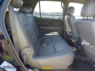 2007 Toyota Sequoia SR5 with VIN 5TDBT44A87S290070, listed as a IAAI auction lot 42069751 with 265,403 mi miles. Bid and sale history available at carsss.com. Image 8.