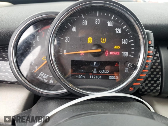 2016 MINI Hardtop S with VIN WMWXP7C55G3B92633, listed as a Copart auction lot 47946985 with 112,104 mi miles and Salvage title. Bid and sale history available at DreamBid. Image 9.