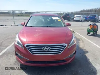 2015 Hyundai Sonata SE z VIN 5NPE24AF5FH146951, wystawiony jako IAAI lot #42037719 z przebiegiem 100 784 mil mil oraz . Historia ofert i sprzedaży dostępna na DreamBid. Obrazek 12.