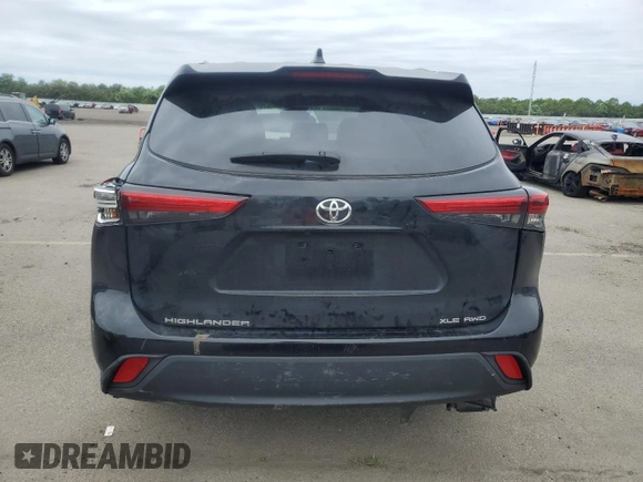 2022 Toyota Highlander XLE with VIN 5TDGZRBH0NS204460, listed as a Copart auction lot 61422635 with 67,880 mi miles and Salvage title. Bid and sale history available at DreamBid. Image 6.