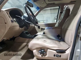 2001 Mercury Mountaineer with VIN 4M2ZU86P01UJ00182, listed as a Copart auction lot 84925404 with 254,568 mi miles and Salvage Title. Bid and sale history available at carsss.com. Image 7.