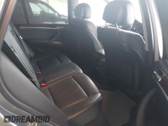 2011 BMW X5 35i z VIN 5UXZV4C50BL402270, wystawiony jako IAAI lot #42306042 z przebiegiem 166 977 mil mil oraz . Historia ofert i sprzedaży dostępna na DreamBid. Obrazek 8.