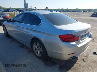 2013 BMW 5 Series 528i xDrive with VIN WBAXH5C5XDD114174, listed as a IAAI auction lot 41934972 with 127,193 mi miles. Bid and sale history available at carsss.com. Image 3.