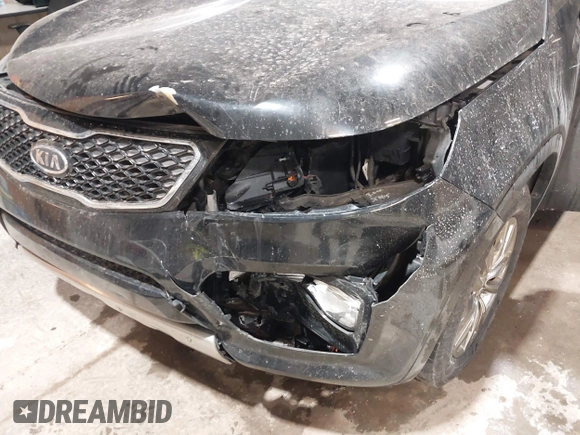 2012 Kia Sorento SX with VIN 5XYKW4A2XCG209369, listed as a IAAI auction lot 41693091 with 195,249 mi miles. Bid and sale history available at carsss.com. Image 6.