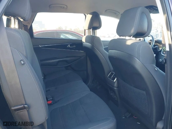 2016 Kia Sorento LX with VIN 5XYPG4A32GG058979, listed as a IAAI auction lot 41382462 with 119,655 mi miles. Bid and sale history available at carsss.com. Image 8.