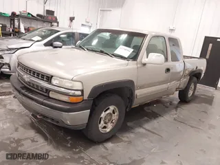 1999 Chevrolet Silverado 1500 LT with VIN 2GCEK19T8X1163660, listed as a IAAI auction lot 41758994 with 227,494 mi miles. Bid and sale history available at carsss.com. Image 2.