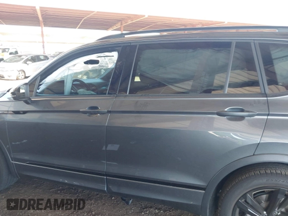 2024 Volkswagen Tiguan SE R-Line Black with VIN 3VVCB7AX4RM046261, listed as a IAAI auction lot 42327569 with 15,428 mi miles and . Bid and sale history available at DreamBid. Image 15.