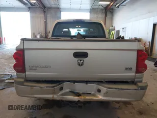 2006 Dodge Dakota SLT with VIN 1D7HW48N46S600256, listed as a IAAI auction lot 41442535 with 184,283 mi miles and . Bid and sale history available at carsss.com. Image 16.