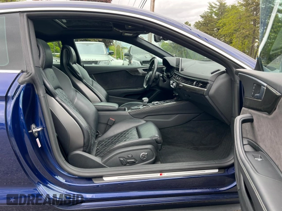 2018 Audi S5 Premium Plus z VIN WAUP4AF50JA008006, wystawiony jako Copart lot #58092055 z przebiegiem 134 205 mil mil oraz Czysty tytuł • Clean title. Historia ofert i sprzedaży dostępna na DreamBid. Obrazek 5.