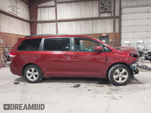2013 Toyota Sienna LE AAS with VIN 5TDKK3DC6DS298372, listed as a IAAI auction lot 42062376 with 313,697 mi miles. Bid and sale history available at carsss.com. Image 14.