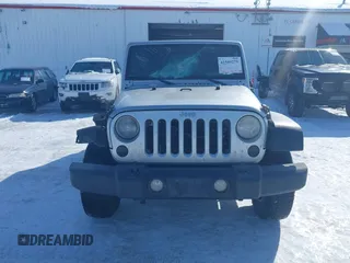 2012 Jeep Wrangler Unlimited Sport z VIN 1C4HJWDG3CL224800, wystawiony jako IAAI lot #41569279 z przebiegiem 174 336 mil mil oraz . Historia ofert i sprzedaży dostępna na DreamBid. Obrazek 13.