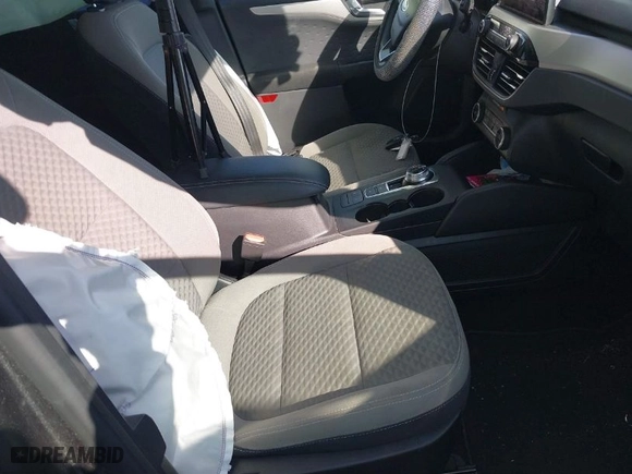 2020 Ford Escape SE with VIN 1FMCU9G63LUA52750, listed as a IAAI auction lot 40952482 with 81,070 mi miles. Bid and sale history available at carsss.com. Image 5.