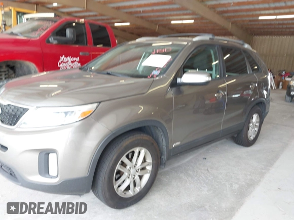 2014 Kia Sorento LX с VIN 5XYKTCA65EG531894, выставлен на аукционе IAAI как лот 42428456 с пробегом 177 265 миль миль и . История ставок и продаж доступна на DreamBid. Изображение 2.
