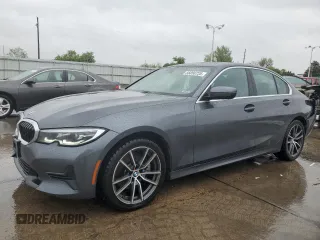2019 BMW 3 Series 330i xDrive z VIN 3MW5R7J52K8B01531, wystawiony jako Copart lot #56056735 z przebiegiem 88 933 mil mil oraz Szkoda całkowita • Salvage title. Historia ofert i sprzedaży dostępna na DreamBid. Obrazek 1.