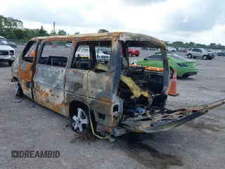 2002 Volkswagen EuroVan MV с VIN WV2MB470X2H088179, выставлен на аукционе IAAI как лот 42309620 с пробегом Не указан миль и . История ставок и продаж доступна на DreamBid. Изображение 3.