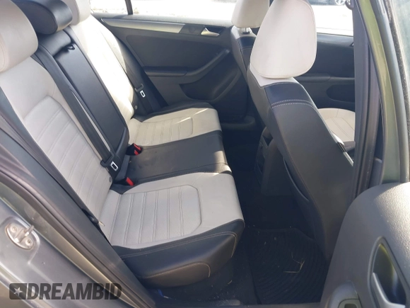 2016 Volkswagen Jetta Sport z VIN 3VWD17AJXGM302382, wystawiony jako IAAI lot #41441854 z przebiegiem 131 569 mil mil oraz . Historia ofert i sprzedaży dostępna na DreamBid. Obrazek 8.