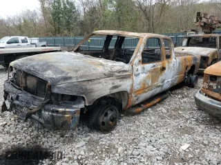 2001 Dodge Ram 3500 with VIN 1B7MF33611J588987, listed as a Copart auction lot 80669104 with 0 mi miles and Non Repairable. Bid and sale history available at carsss.com. Image 1.