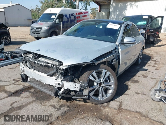 2020 Mercedes-Benz C 300 с VIN WDDWF8DB7LR526991, выставлен на аукционе IAAI как лот 40438514 с пробегом 49 781 миль миль и . История ставок и продаж доступна на DreamBid. Изображение 19.