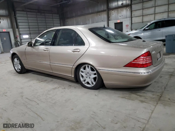 2006 Mercedes-Benz S-Class 3.7L with VIN WDBNF67J26A475902, listed as a Copart auction lot 50460365 with 104,683 mi miles and Clean Title. Bid and sale history available at carsss.com. Image 2.