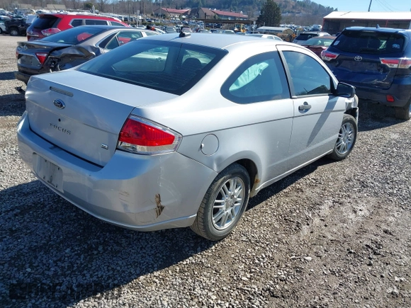 2008 Ford Focus SE with VIN 1FAHP33N08W198049, listed as a IAAI auction lot 41593917 with 263,352 mi miles. Bid and sale history available at carsss.com. Image 4.