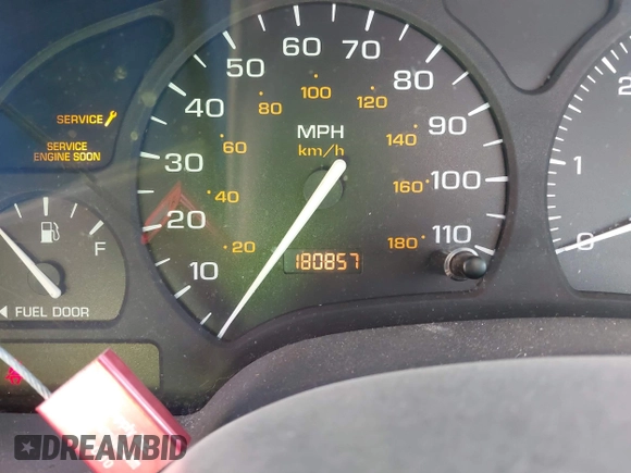 2000 Saturn SL z VIN 1G8ZH5280YZ223608, wystawiony jako IAAI lot #41377752 z przebiegiem 180 857 mil mil oraz . Historia ofert i sprzedaży dostępna na DreamBid. Obrazek 7.