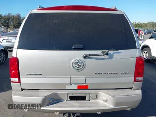 2005 Cadillac Escalade ESV z VIN 3GYFK66N75G215284, wystawiony jako IAAI lot #41320914 z przebiegiem Nie podano mil oraz . Historia ofert i sprzedaży dostępna na DreamBid. Obrazek 16.