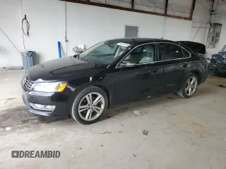 2015 Volkswagen Passat SE z VIN 1VWBV7A33FC043196, wystawiony jako Copart lot #56210725 z przebiegiem 136 342 mil mil oraz Szkoda całkowita • Salvage title. Historia ofert i sprzedaży dostępna na DreamBid. Obrazek 1.