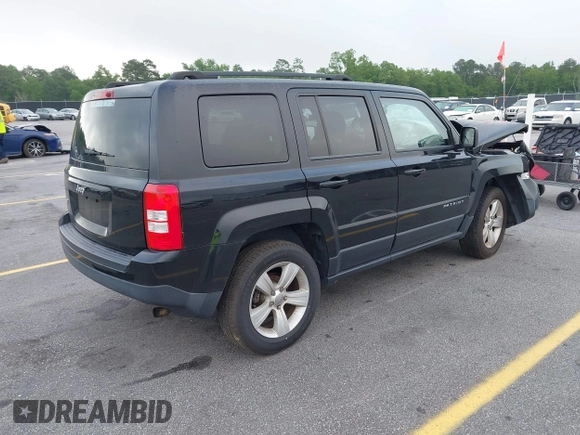 2014 Jeep Patriot Sport z VIN 1C4NJRBB0ED772116, wystawiony jako IAAI lot #42093430 z przebiegiem 98 001 mil mil oraz . Historia ofert i sprzedaży dostępna na DreamBid. Obrazek 4.