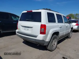 2015 Jeep Patriot High Altitude with VIN 1C4NJRAB4FD393641, listed as a IAAI auction lot 41814354 with 119,816 mi miles. Bid and sale history available at carsss.com. Image 4.