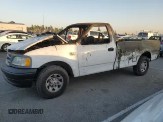 2002 Ford F-150 XL z VIN 2FTPF17Z12CA73798, wystawiony jako Copart lot #83354394 z przebiegiem Nie podano mil oraz Nie do naprawy • Non repairable. Historia ofert i sprzedaży dostępna na DreamBid. Obrazek 1.
