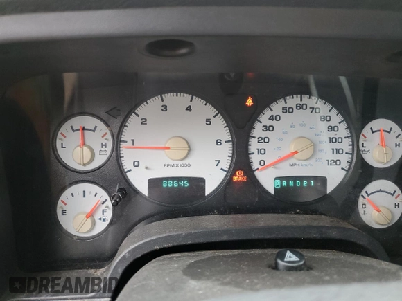 2003 Dodge 1500 ST z VIN 1D7HU18D53J620383, wystawiony jako Copart lot #58654225 z przebiegiem 88 645 mil mil oraz Czysty tytuł • Clean title. Historia ofert i sprzedaży dostępna na DreamBid. Obrazek 9.