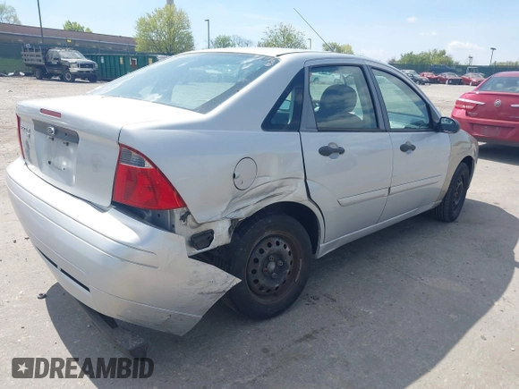 2007 Ford Focus S with VIN 1FAFP34N37W309603, listed as a IAAI auction lot 42050142 with 87,371 mi miles and . Bid and sale history available at carsss.com. Image 4.