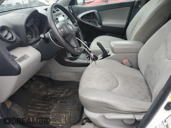 2012 Toyota RAV4 z VIN 2T3BF4DV7CW223706, wystawiony jako Copart lot #63867085 z przebiegiem 237 301 mil mil oraz Czysty tytuł • Clean title. Historia ofert i sprzedaży dostępna na DreamBid. Obrazek 7.