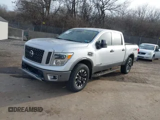 2017 Nissan Titan SL z VIN 1N6AA1E58HN506456, wystawiony jako IAAI lot #41521294 z przebiegiem 59 252 mil mil oraz . Historia ofert i sprzedaży dostępna na DreamBid. Obrazek 19.