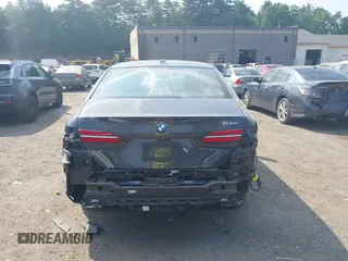 2024 BMW 5 Series 530i с VIN WBA43FJ03RCS39433, выставлен на аукционе IAAI как лот 42396985 с пробегом 2 327 миль миль и . История ставок и продаж доступна на DreamBid. Изображение 16.