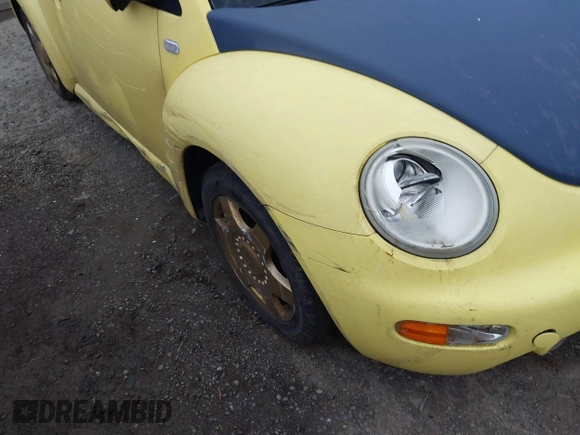 2000 Volkswagen Beetle GLX with VIN 3VWDD21C1YM464964, listed as a IAAI auction lot 41885113 with 190,106 mi miles and . Bid and sale history available at DreamBid. Image 12.