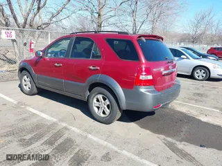 2008 Kia Sorento EX with VIN KNDJC736385860784, listed as a IAAI auction lot 41756912 with 115,103 mi miles. Bid and sale history available at carsss.com. Image 3.